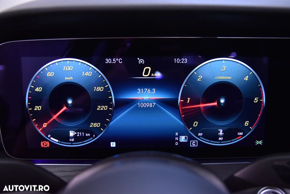Mercedes-Benz E 220 d Aut. - 10