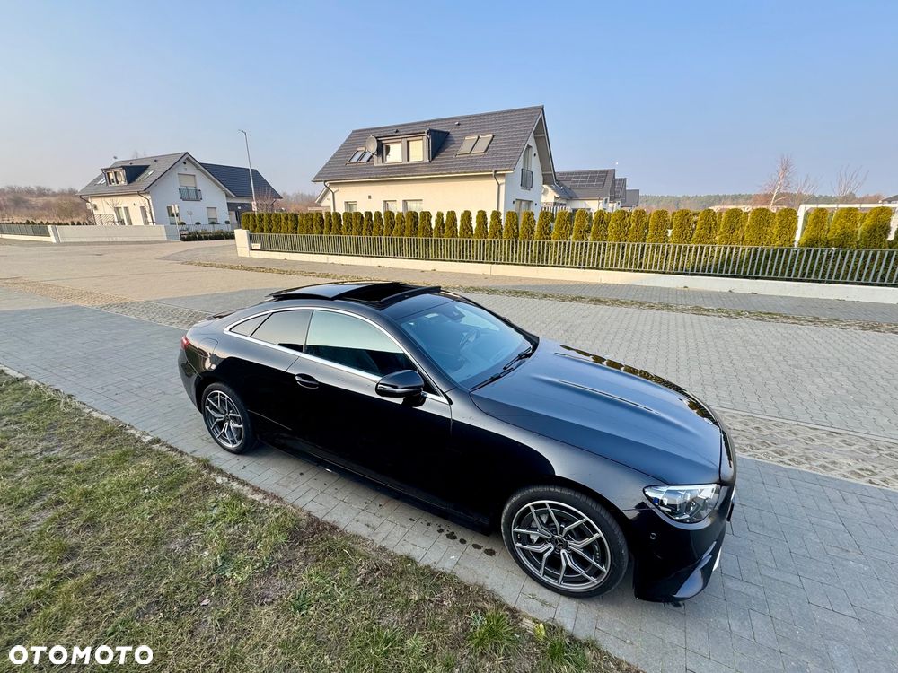 Mercedes-Benz Klasa E 220 d 4Matic Coupe 9G-TRONIC AMG Line - 24