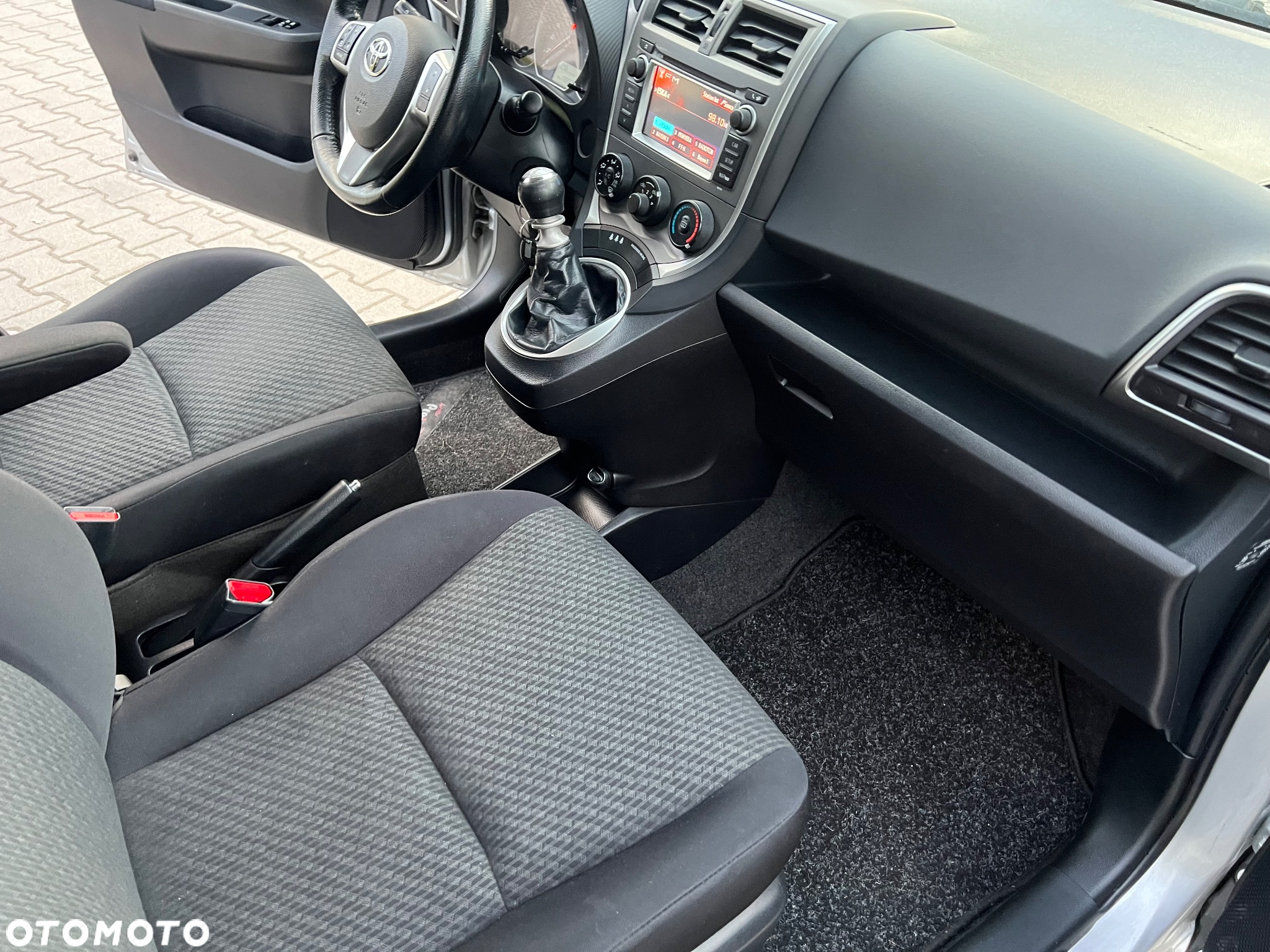 Toyota Verso S 1.33 Premium - 16