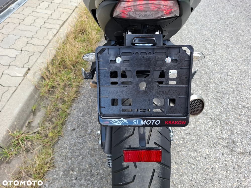 Suzuki GSX 1000 - 20