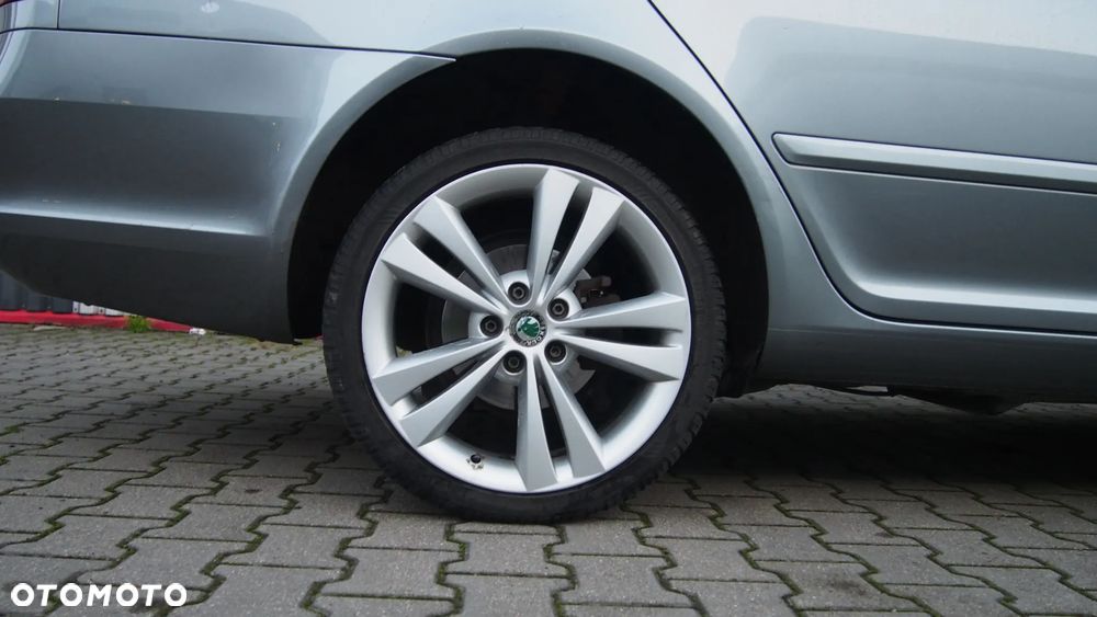 Skoda Octavia Combi 2.0 TDI DPF 4x4 DSG Elegance - 28