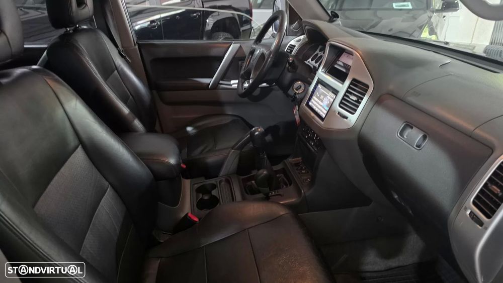 Mitsubishi Pajero 3.2 DI-D GLS ABS+TA Lg - 44