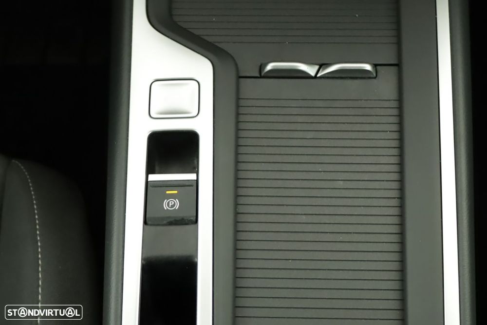 VW Passat Variant 1.5 TSI eHybrid DSG - 14