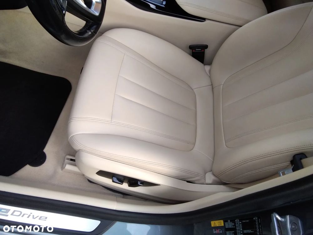 BMW Seria 5 530e - 11