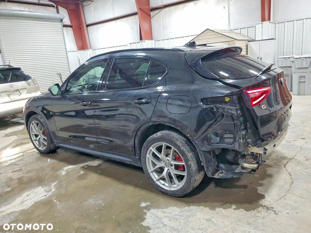 Alfa Romeo Stelvio - 3