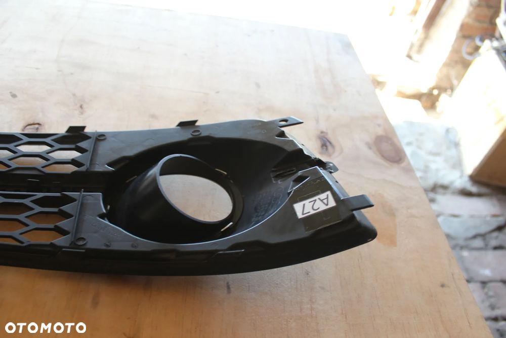 KRATKA ZDERZAKA LEWA AUDI A8 D4 4H0807679AB 2014 - 9