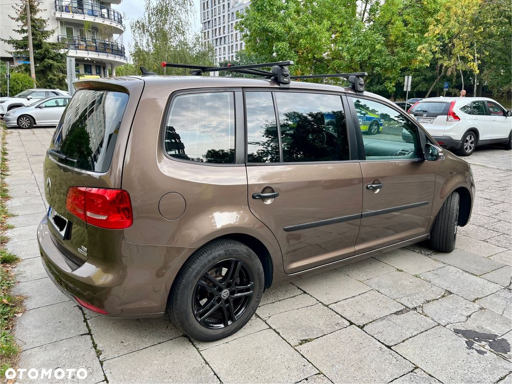 Volkswagen Touran 1.6 TDI DPF BlueMotion Technology DSG Highline - 6