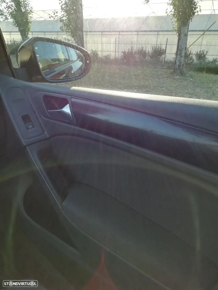 VW Golf 1.6 TDi Confortline - 13