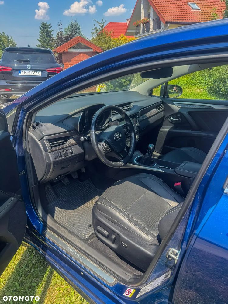 Toyota Avensis 2.0 D-4D Prestige - 2