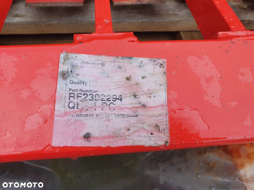 Brona agregat Kverneland. Belka skrobaków. Skrobak wału. - 11