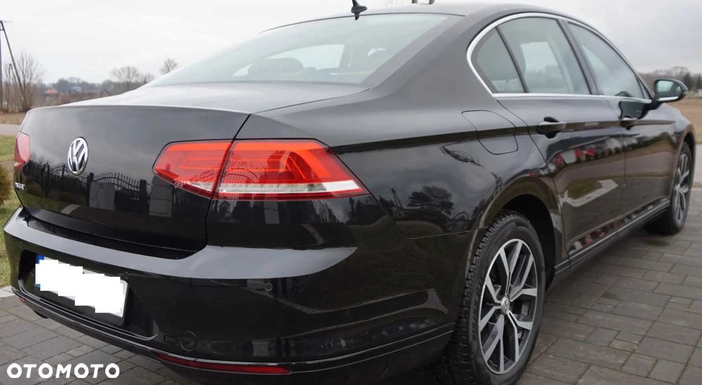 Volkswagen Passat - 4