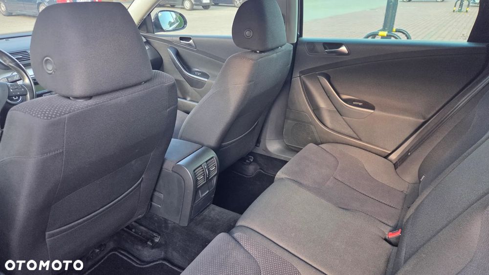Volkswagen Passat 2.0 Blue TDI DPF Comfortline - 8