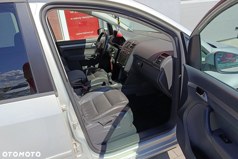 Volkswagen Touran 1.4 TSI DSG Comfortline - 36