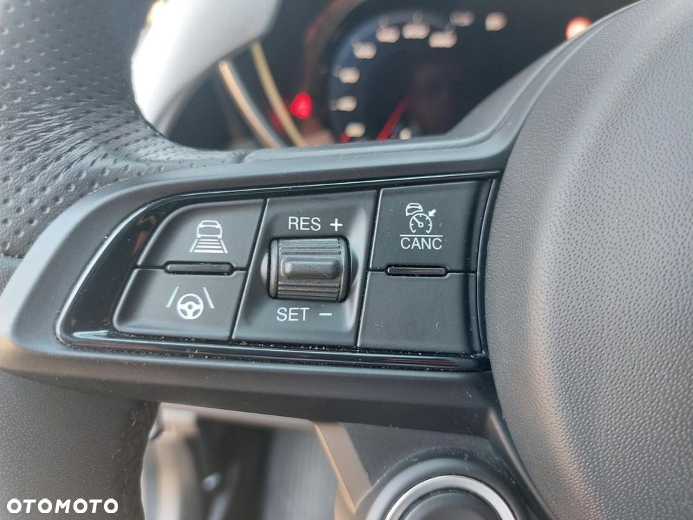 Alfa Romeo Giulia 2.0 Turbo Tributo Italiano Q4 - 18