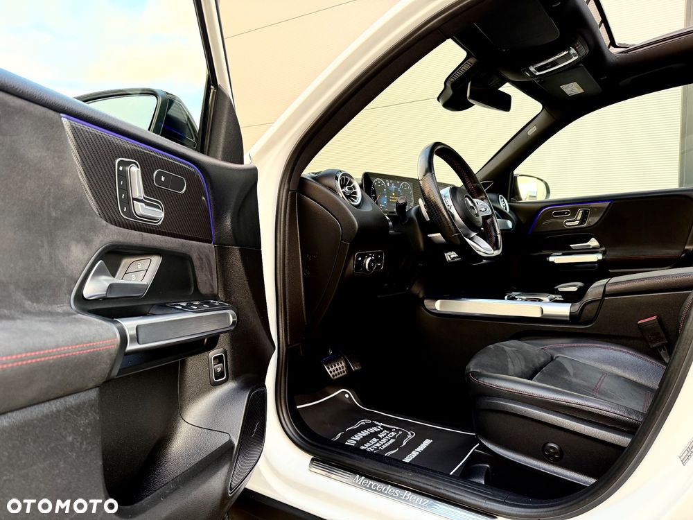 Mercedes-Benz GLB 250 4-Matic AMG Line 8G-DCT - 23