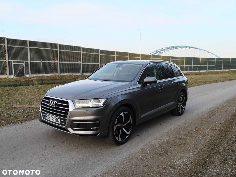 Audi Q7 - 1
