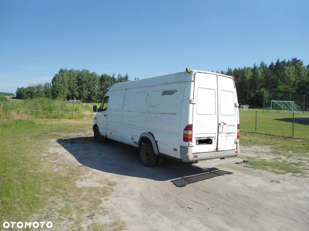 Mercedes-Benz Sprinter - 4
