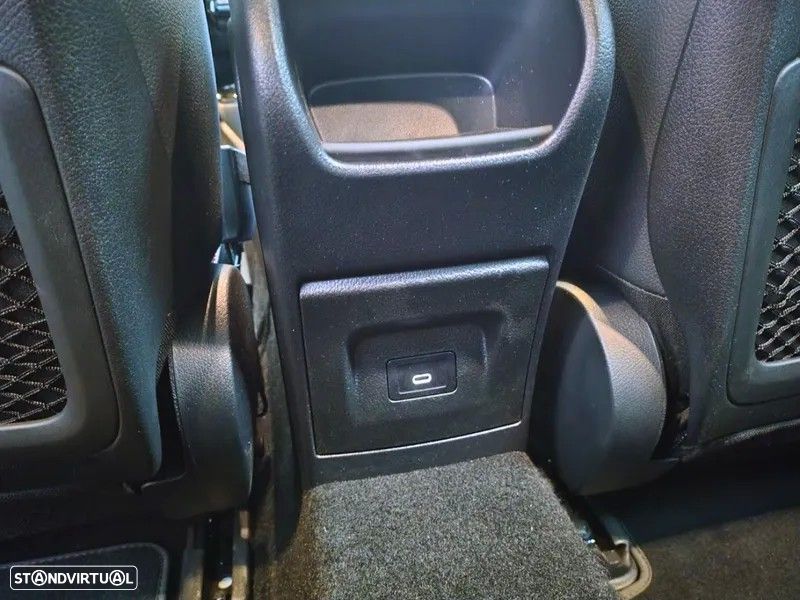 Mercedes-Benz A 250 Limousine e - 25