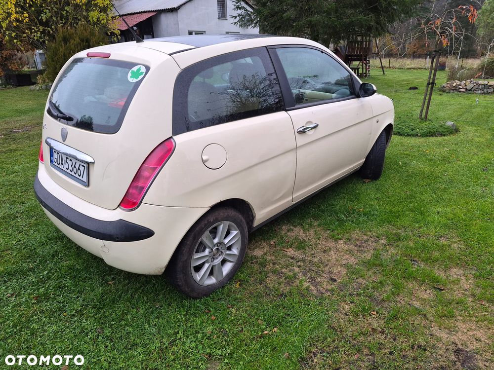 Lancia Ypsilon - 2