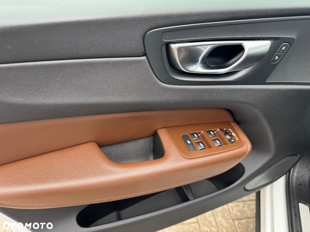 Volvo XC 60 B4 D Geartronic Momentum Pro - 16
