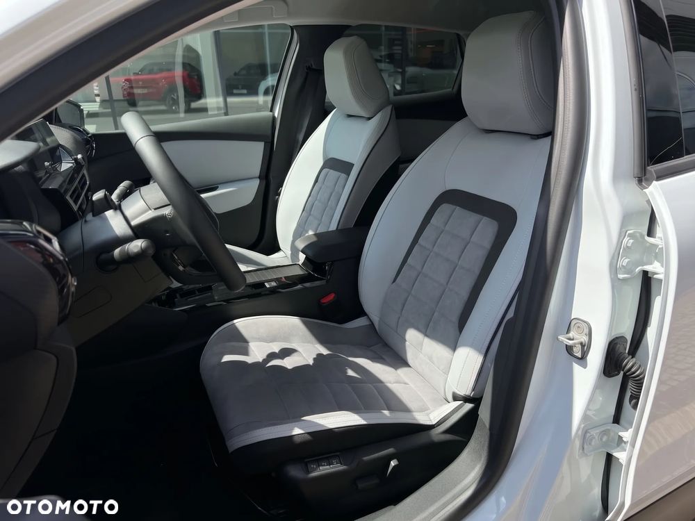 Citroën C4X 1.2 mHEV Max eDCT6 - 8
