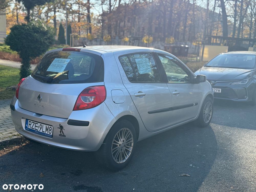 Renault Clio 1.5 dCi Dynamique - 8