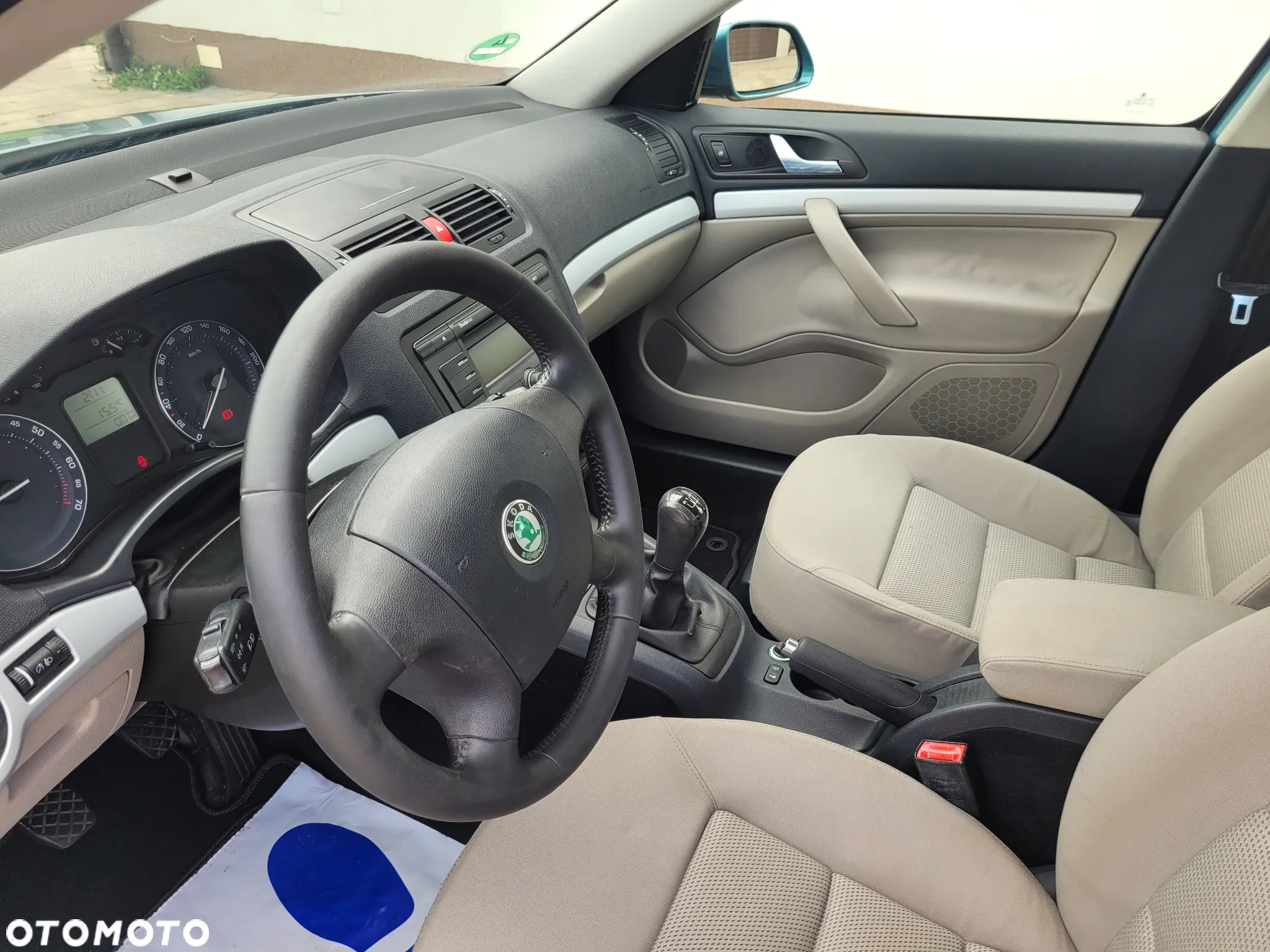 Skoda Octavia 1.6 Ambiente - 16