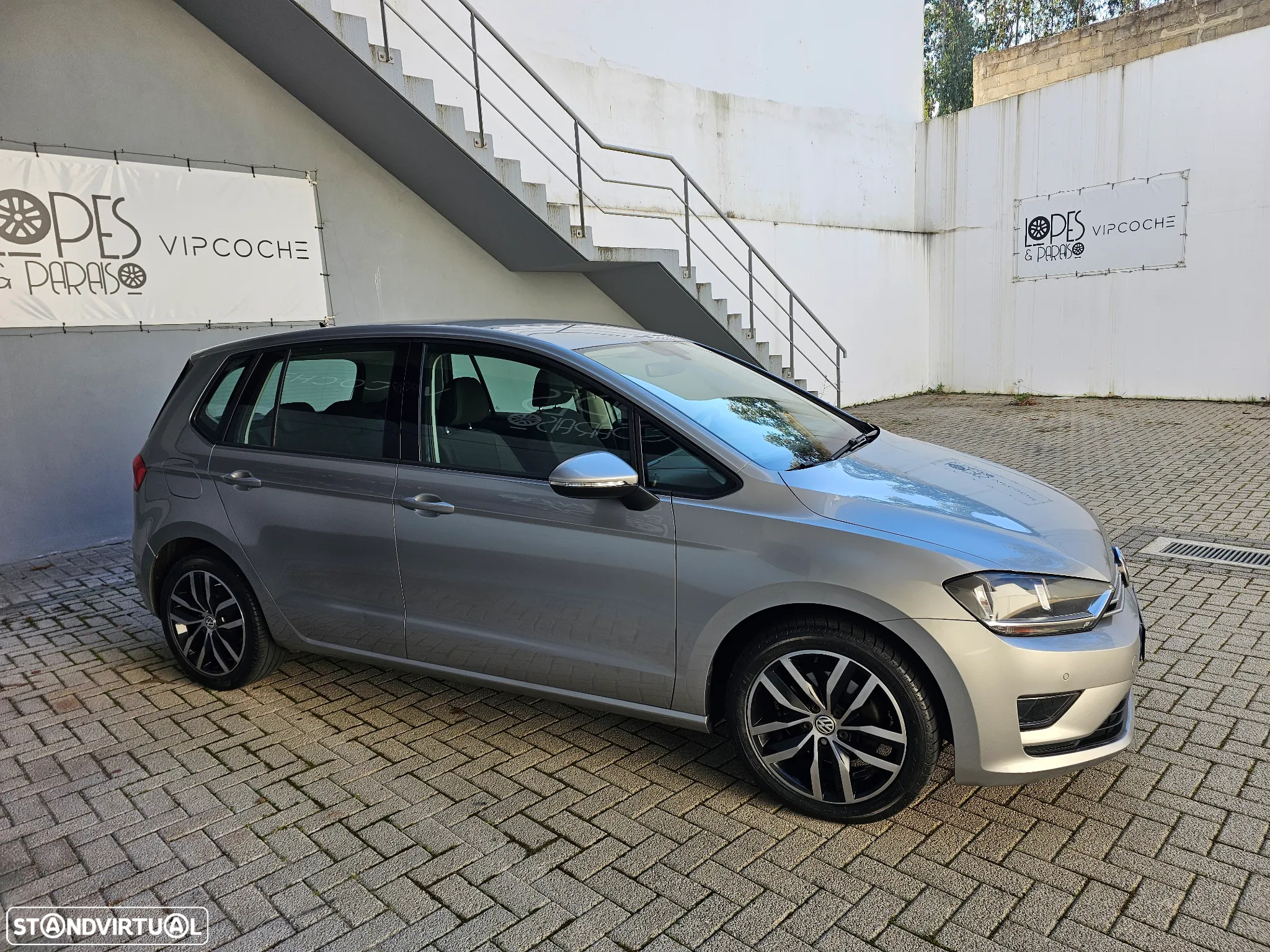 VW Golf 1.6 TDI Highline - 9