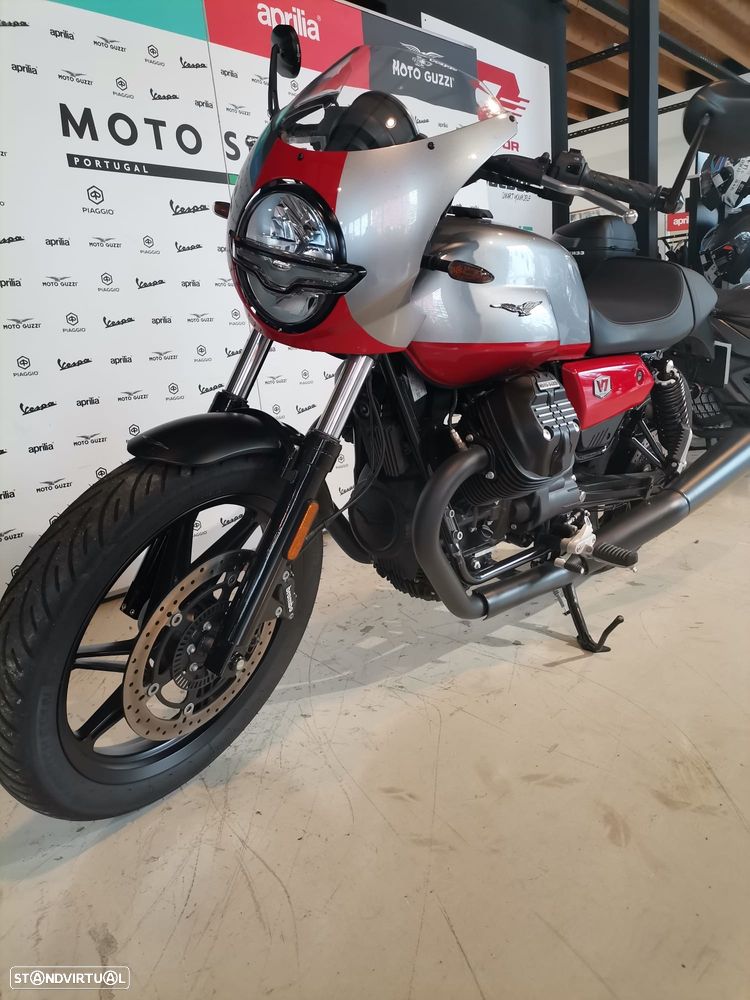 Moto Guzzi V7 CORSA - 4