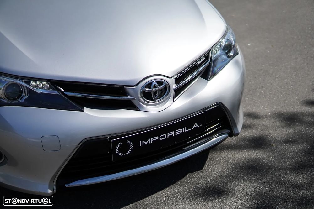 Toyota Auris 1.4 D-4D Exclusive+P.Sport - 12