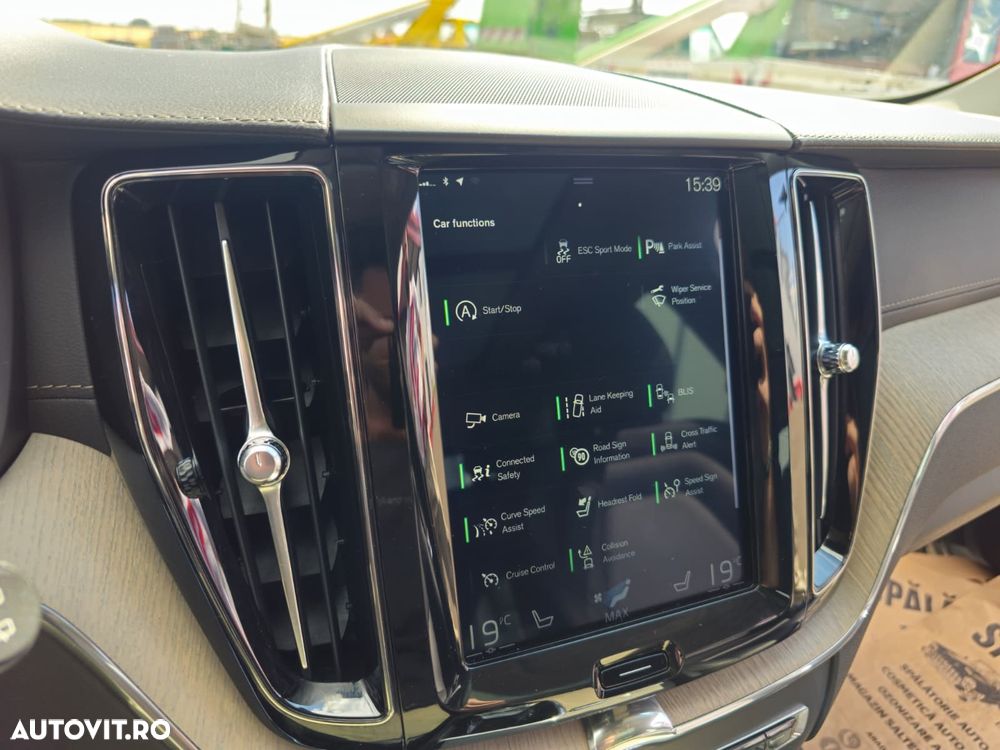 Volvo XC 60 B4 MHEV AWD Inscription - 30