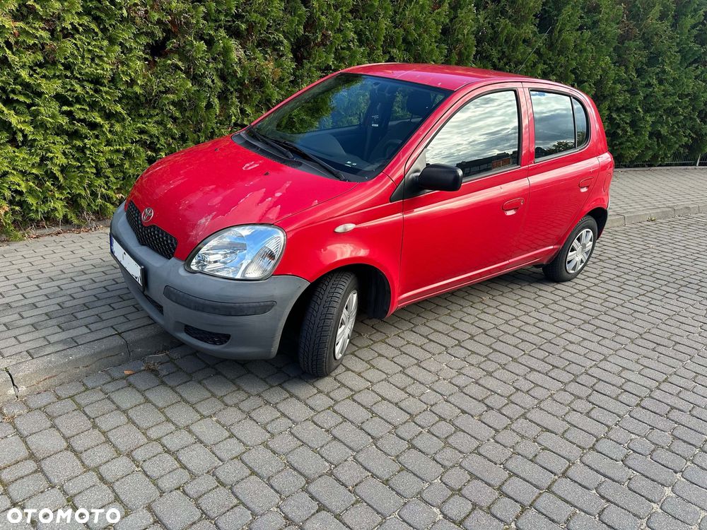 Toyota Yaris 1.0 Base - 1