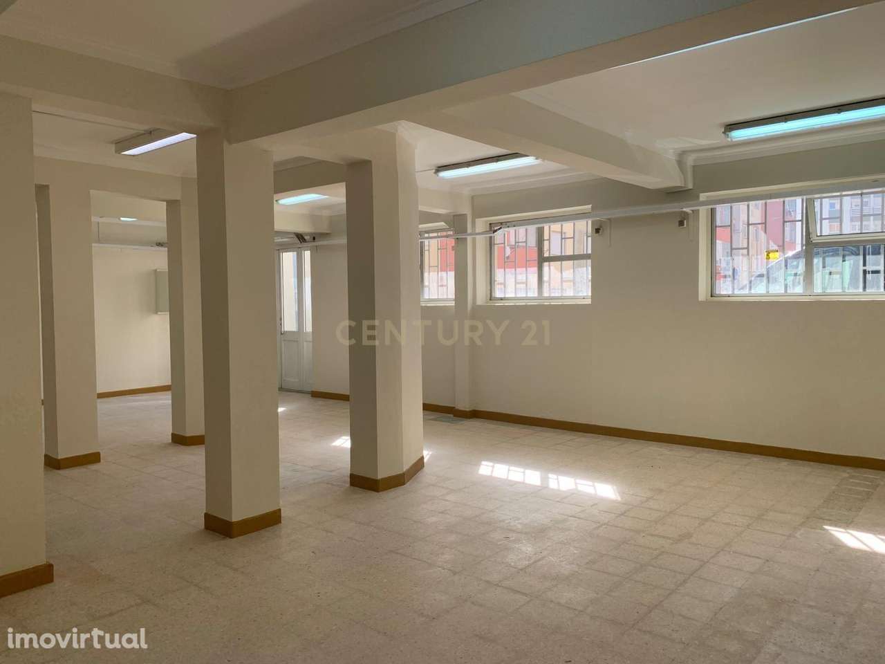 Loja para arrendamento no Cacém - Grande imagem: 5/22