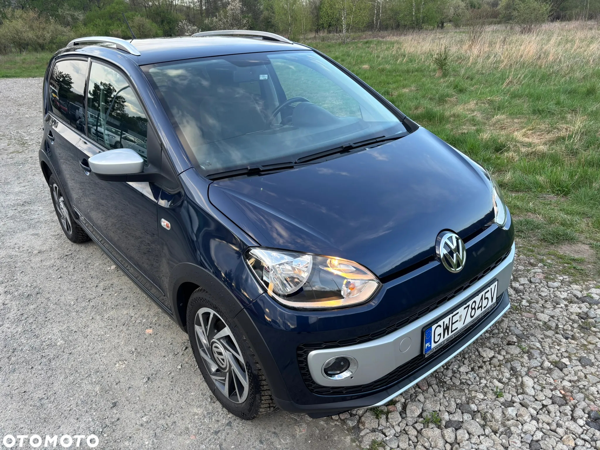 Volkswagen up! 1.0 cross - 15