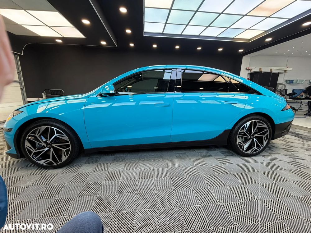 Hyundai IONIQ - 3