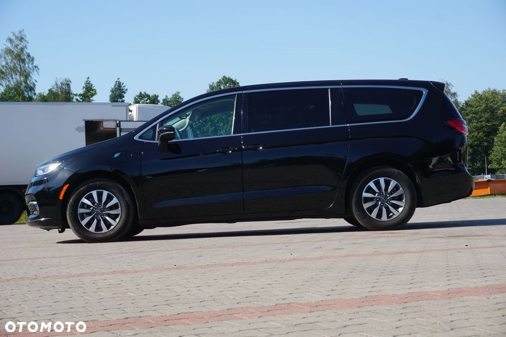 Chrysler Pacifica - 8