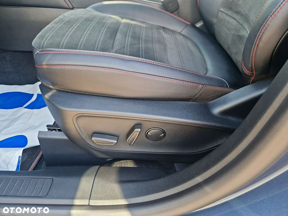 Ford Kuga - 13