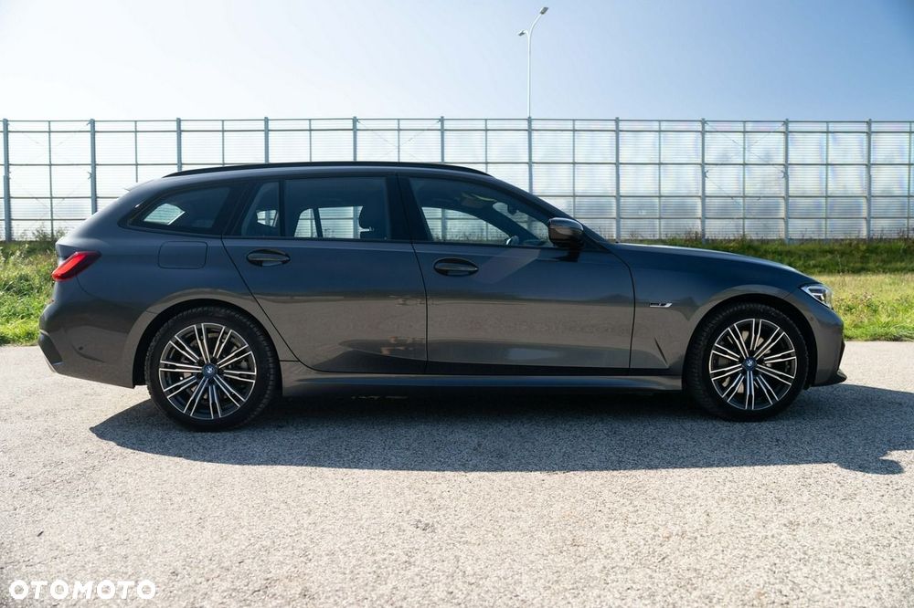 BMW Seria 3 330e PHEV M Sport - 10