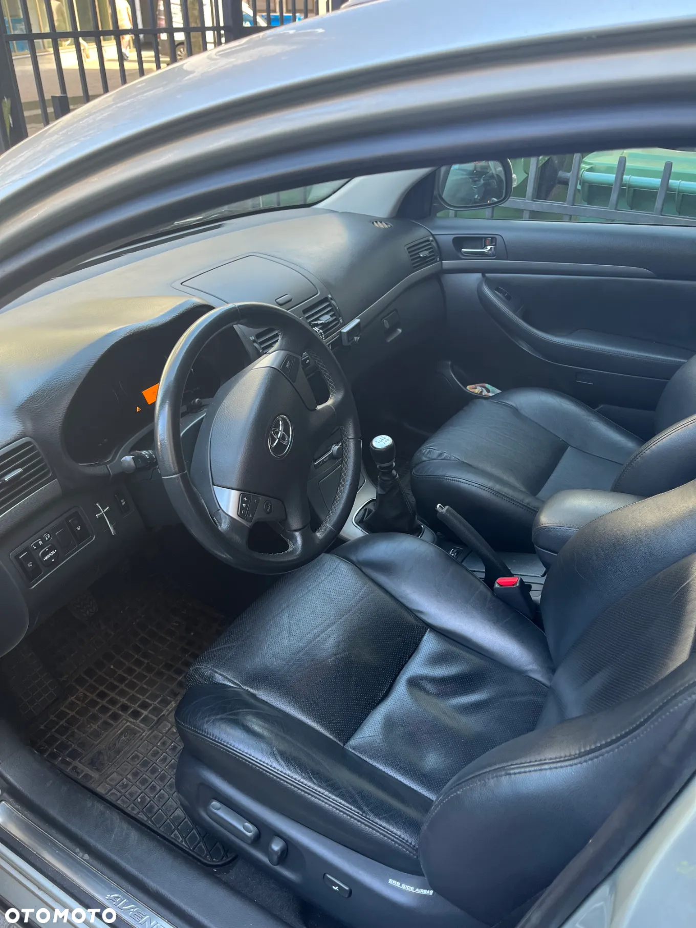 Toyota Avensis - 4
