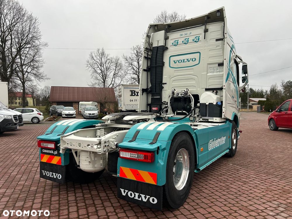 Volvo FH 500 *GLOBETROTTER* NA PODUCHACH* KLIMA POSTOJOWA* NAVI* LODÓWKA* KOŁA NOWE* XENON* HYDRAULIKA DWUOBWODOWA* OBSZYTY ŚRODEK* Z FRANCJI - 3