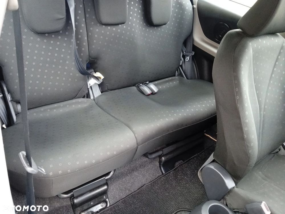 Toyota Yaris 1.0 VVT-i Sol - 23