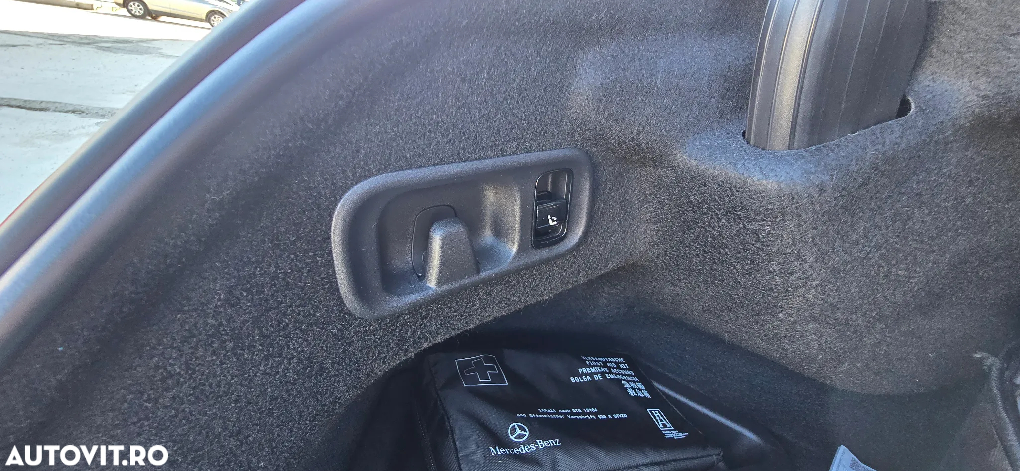 Mercedes-Benz C 300 e 9G-TRONIC Avantgarde Advanced - 25