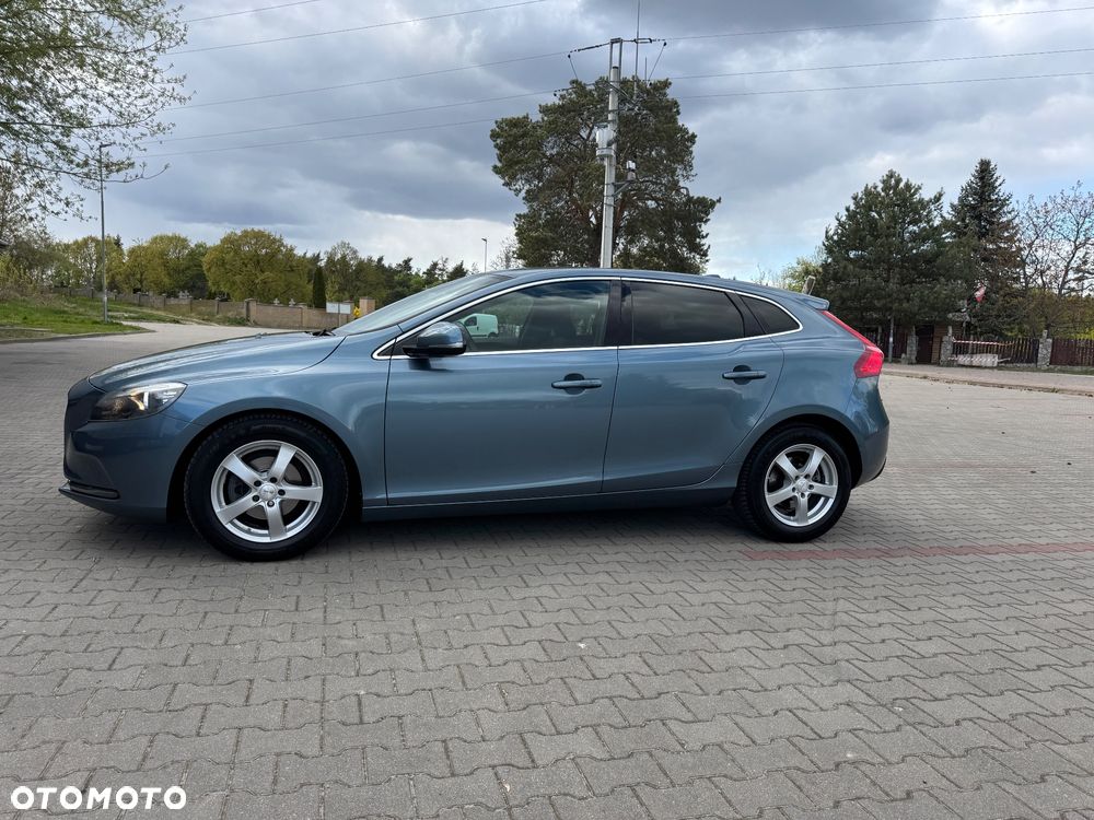Volvo V40 D2 - 11