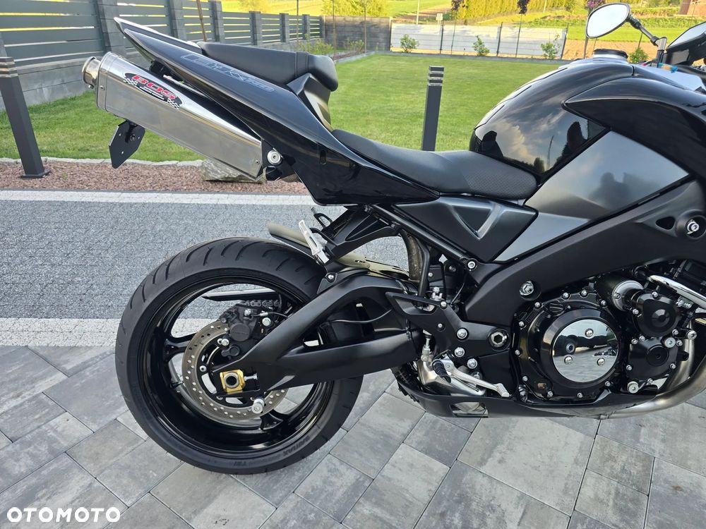 Suzuki GSX - 12
