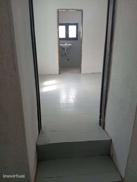 Arrendo moradia em Juncal do Campo - Grande imagem: 5/8