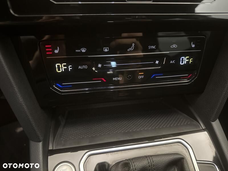 Volkswagen Passat - 17
