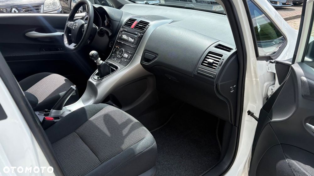 Toyota Auris 2.0 D-4D Executive - 18
