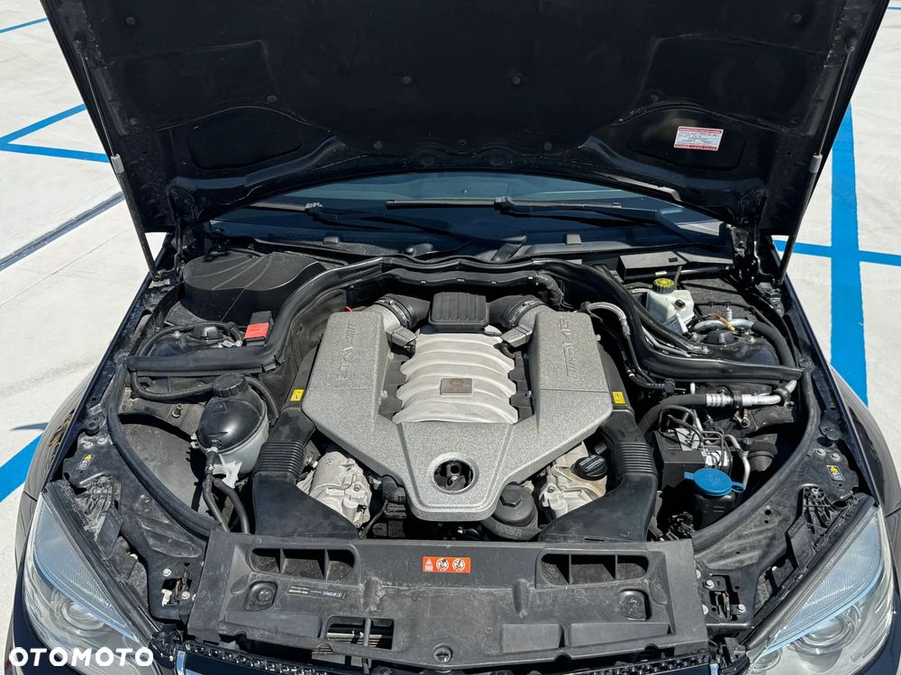 Mercedes-Benz Klasa C 63 AMG - 16