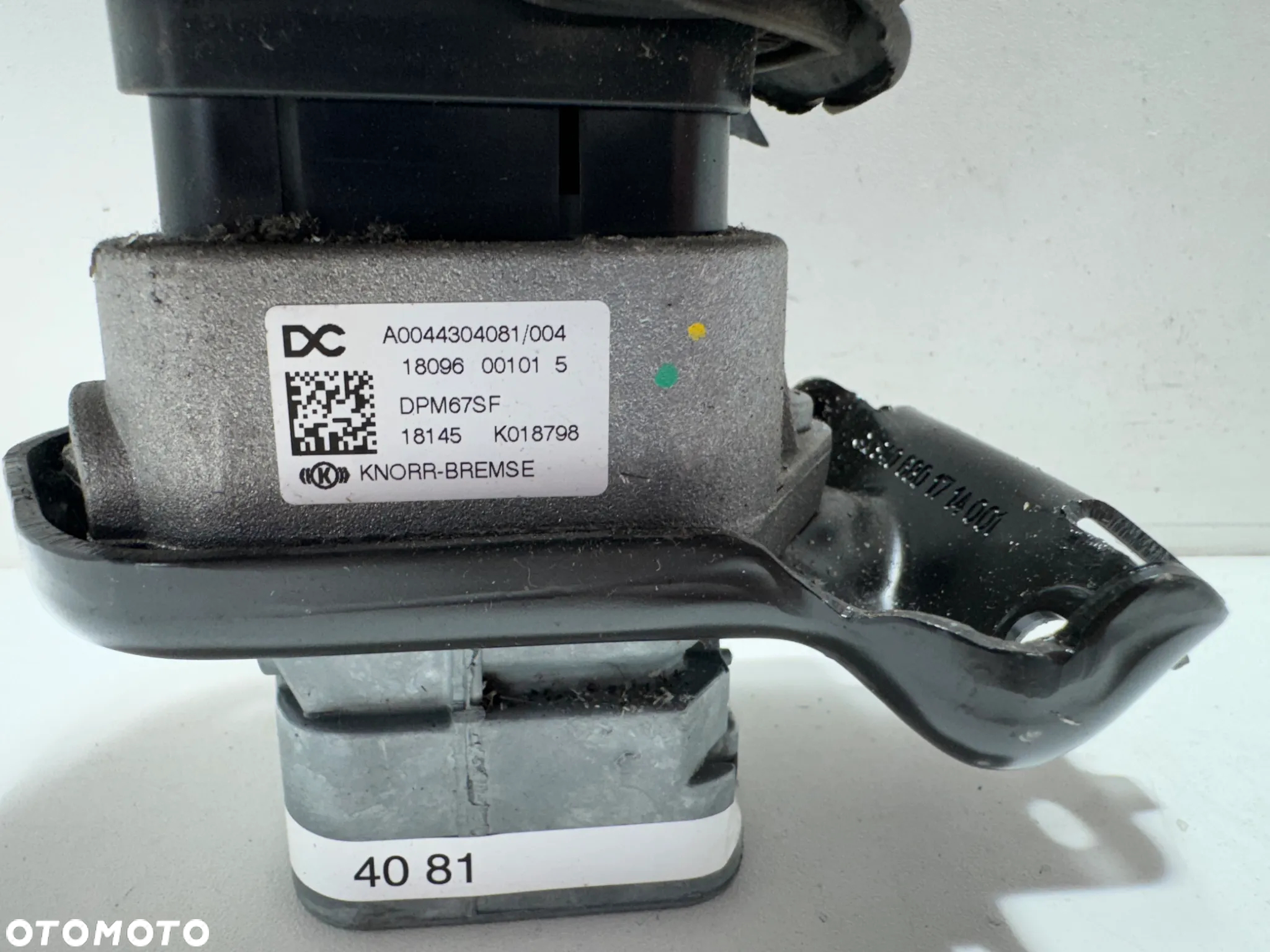 Dźwignia Zawór Hamulca Ręcznego Mercedes Actros Atego A0044304081 - 2