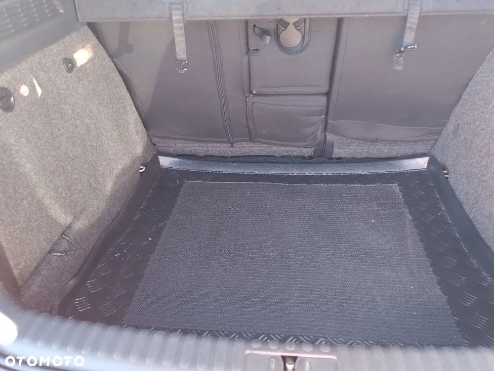 Volkswagen Tiguan - 8